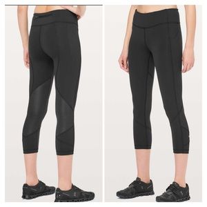 Lululemon Pace Rival Crop size 12 EUC Full-On Luxtreme 22"
Black